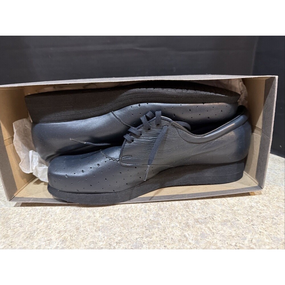 Pw minor orthopedic womens shoes sz 7 new in box.  code 21167 fantastic- leather
